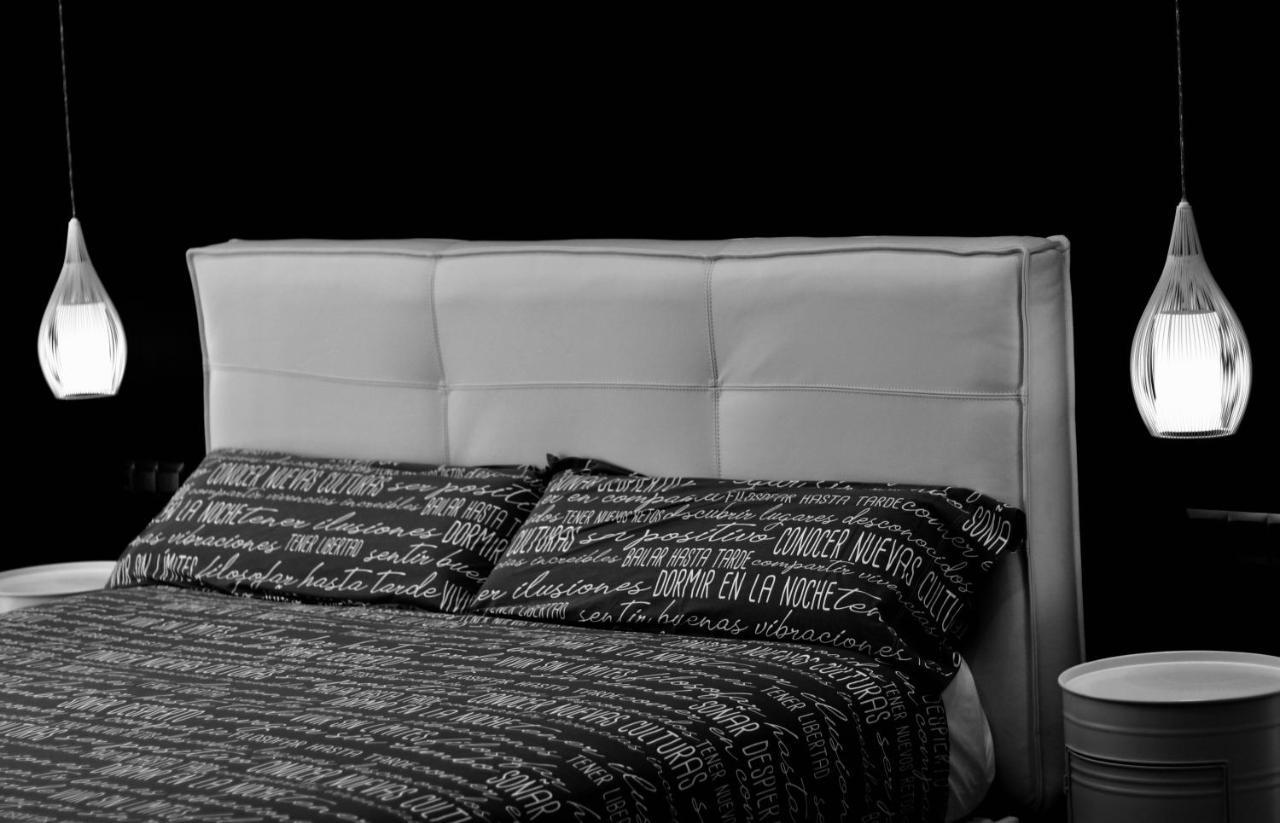 Black And White Suitte "Plaza" Noja Dış mekan fotoğraf