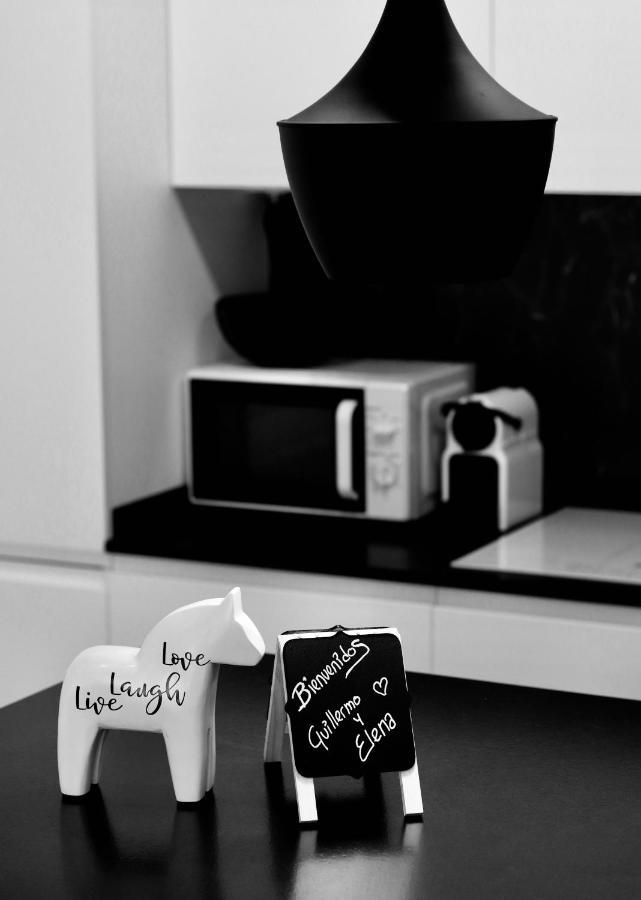 Black And White Suitte "Plaza" Noja Dış mekan fotoğraf